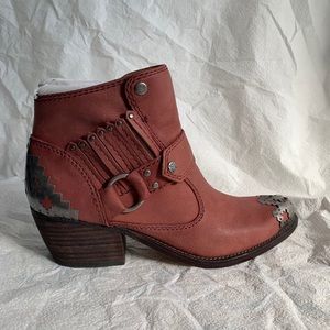 Pamela Love x Nine West ankle boot - size 7.5